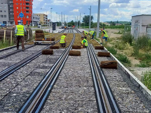 Tramvaje ve Schweitzerově budou jezdit nad zelení. Nová olomoucká trať dostává speciální úpravu