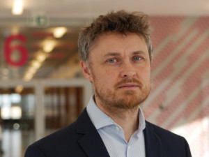 Žádný trestný čin se nestal, uzavřela policie kauzu e-mailů na univerzitě. Rektor stáhl odvolání děkana Kubaly