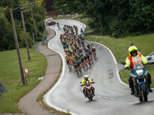 Hvězdy i dopravní omezení na trati. Cyklistická Czech Tour vyráží na silnice v Olomouckém kraji